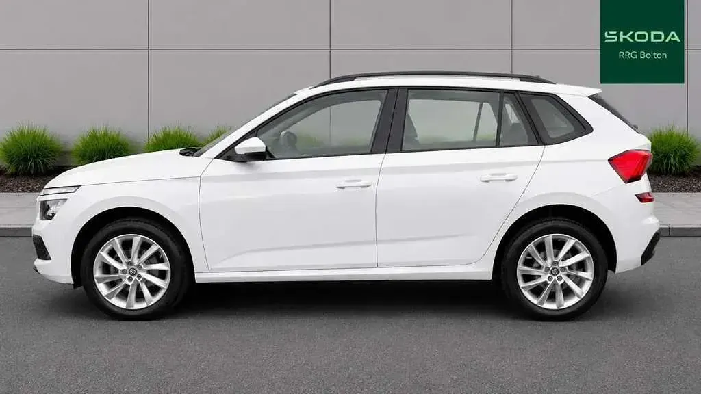 Used Skoda Kamiq SE 94 HP (69 kW) 2025 Moon white metallic SUV
