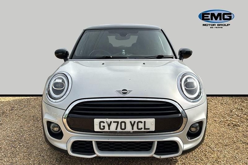 Begagnad Mini Cooper Hatch 136 HK (100 kW) 2020 Silver Halvkombi