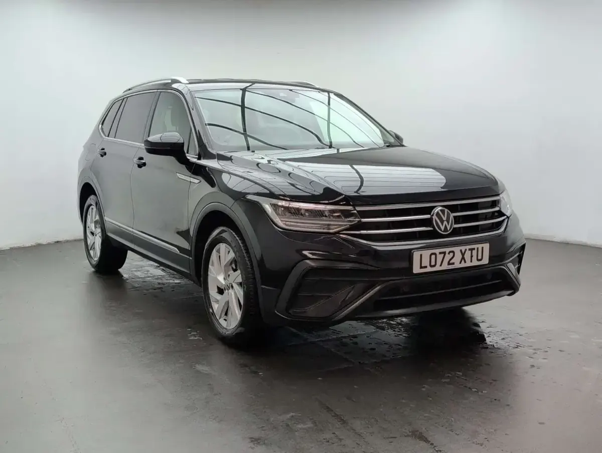 Used VW Tiguan Allspace Life 150 HP (110 kW) 2022 Black SUV