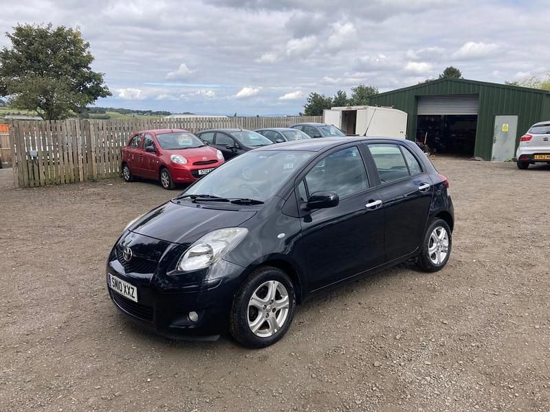 Black Used 2010 Toyota Yaris Hatchback | £2,795 (Good price) - Image 1/4