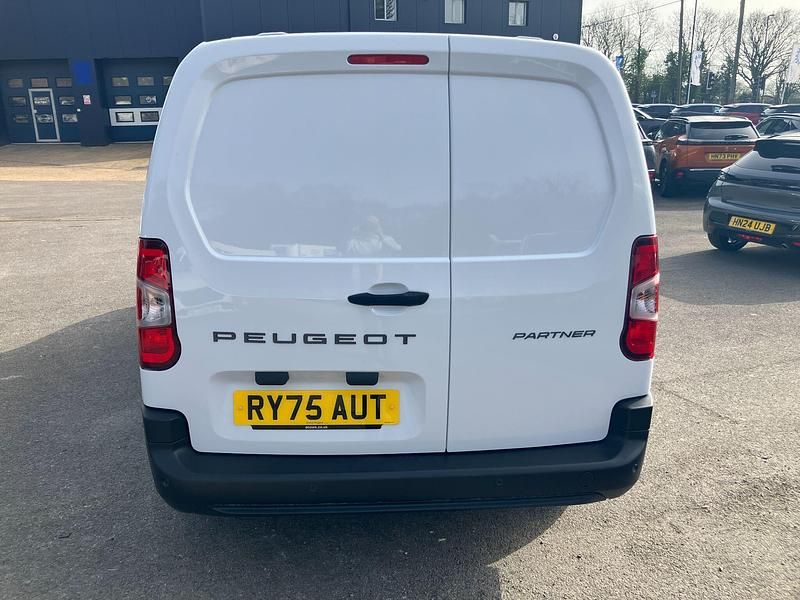 Nowe Peugeot Partner S 102 KM (75 kW) 2026 Biały Minivan