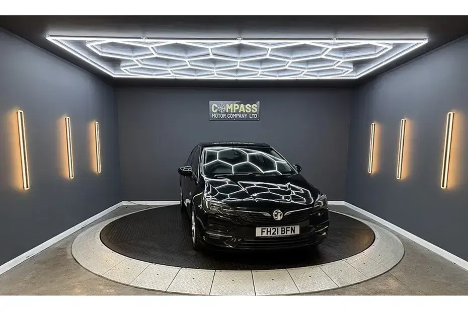 Second-hand Vauxhall Astra SRi 145 CP (106 kW) 2021 Negru Hatchback