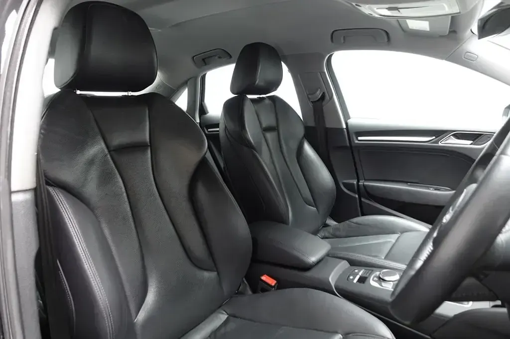 Usado Audi A3 Sport 150 HP (110 kW) 2019 Preto Sedan