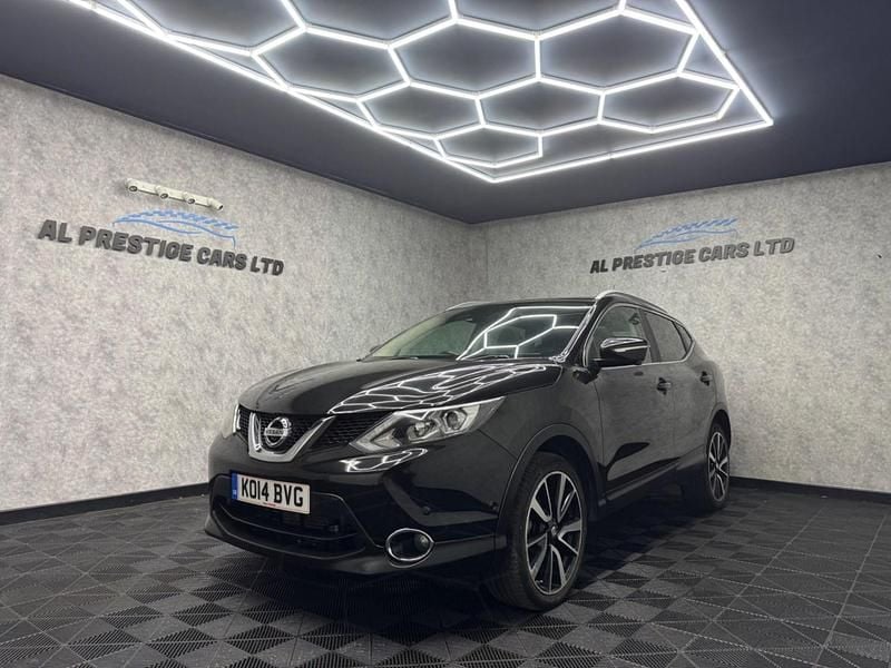 Black Used 2014 Nissan Qashqai S SUV | £11,499 (Good price) - Image 1/4