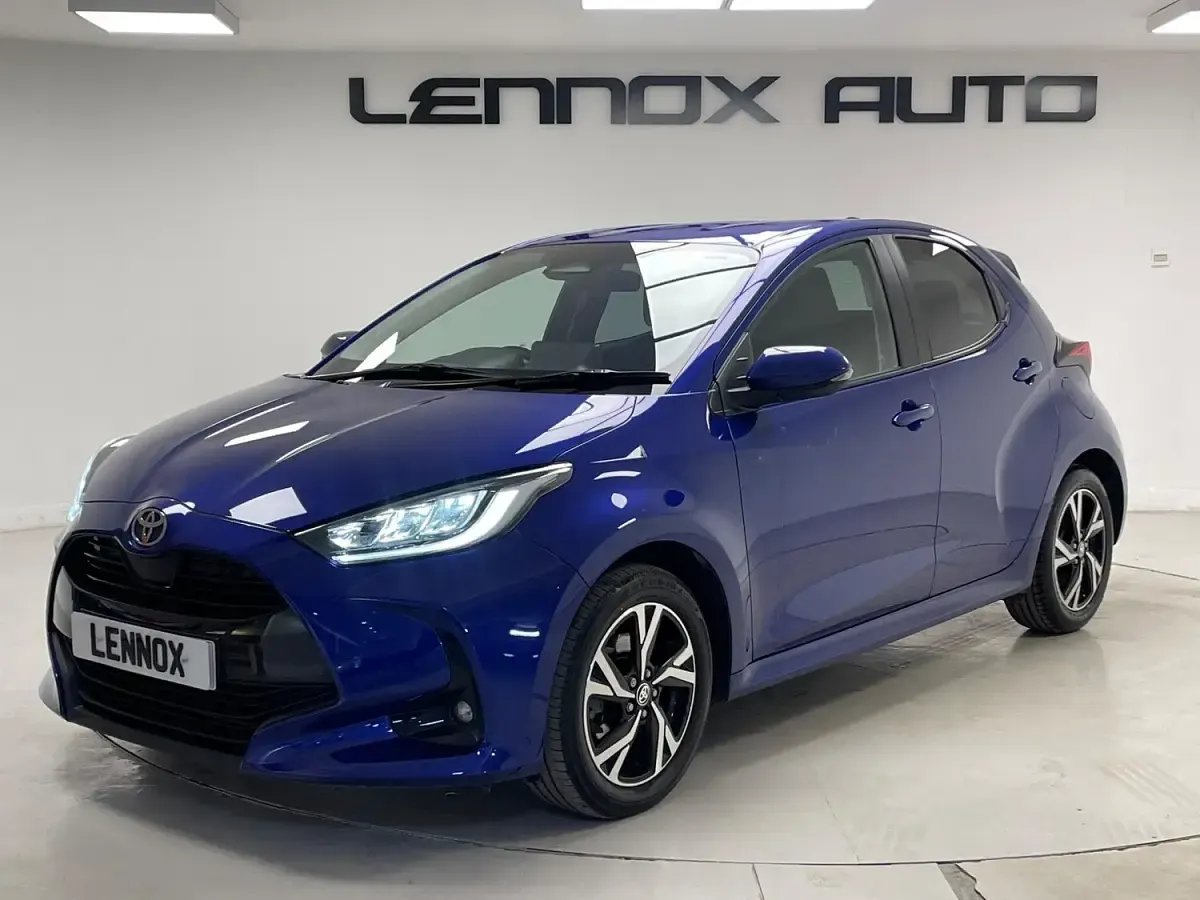 Usado Toyota Yaris Hybrid Design 2024 Azul Citadino