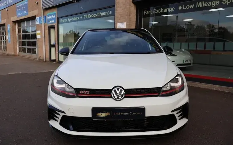 Used VW Golf VII GTI Clubsport 40 265 HP (194 kW) 2016 White Hatchback