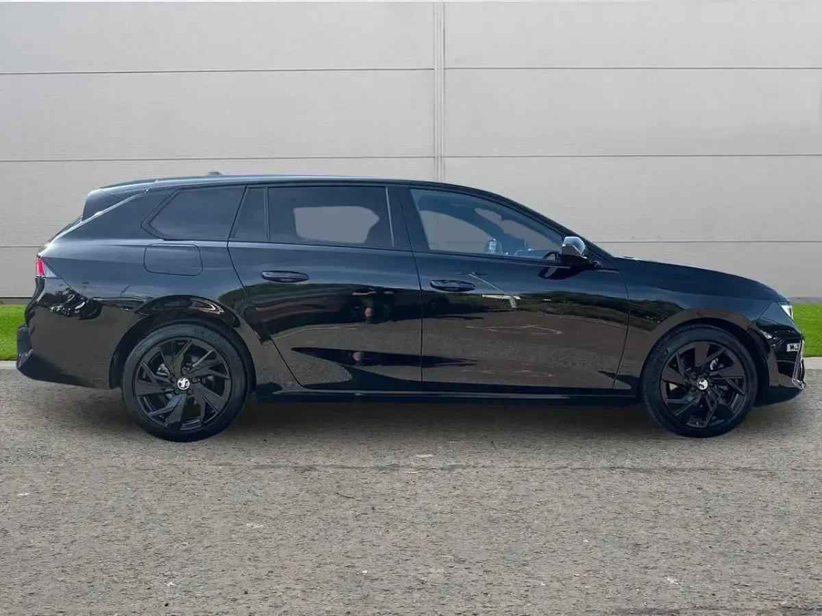 Used Vauxhall Astra S 128 HP (94 kW) 2025 Black Estate