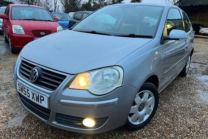 Used VW Polo S 75 HP (55 kW) 2005 Silver Hatchback