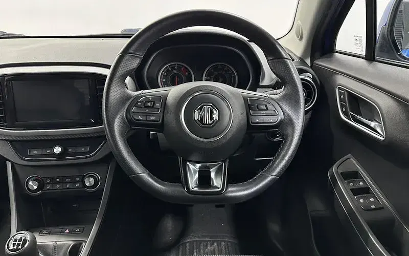 Used MG MG3 Exclusive 106 HP (77 kW) 2020 Blue Hatchback