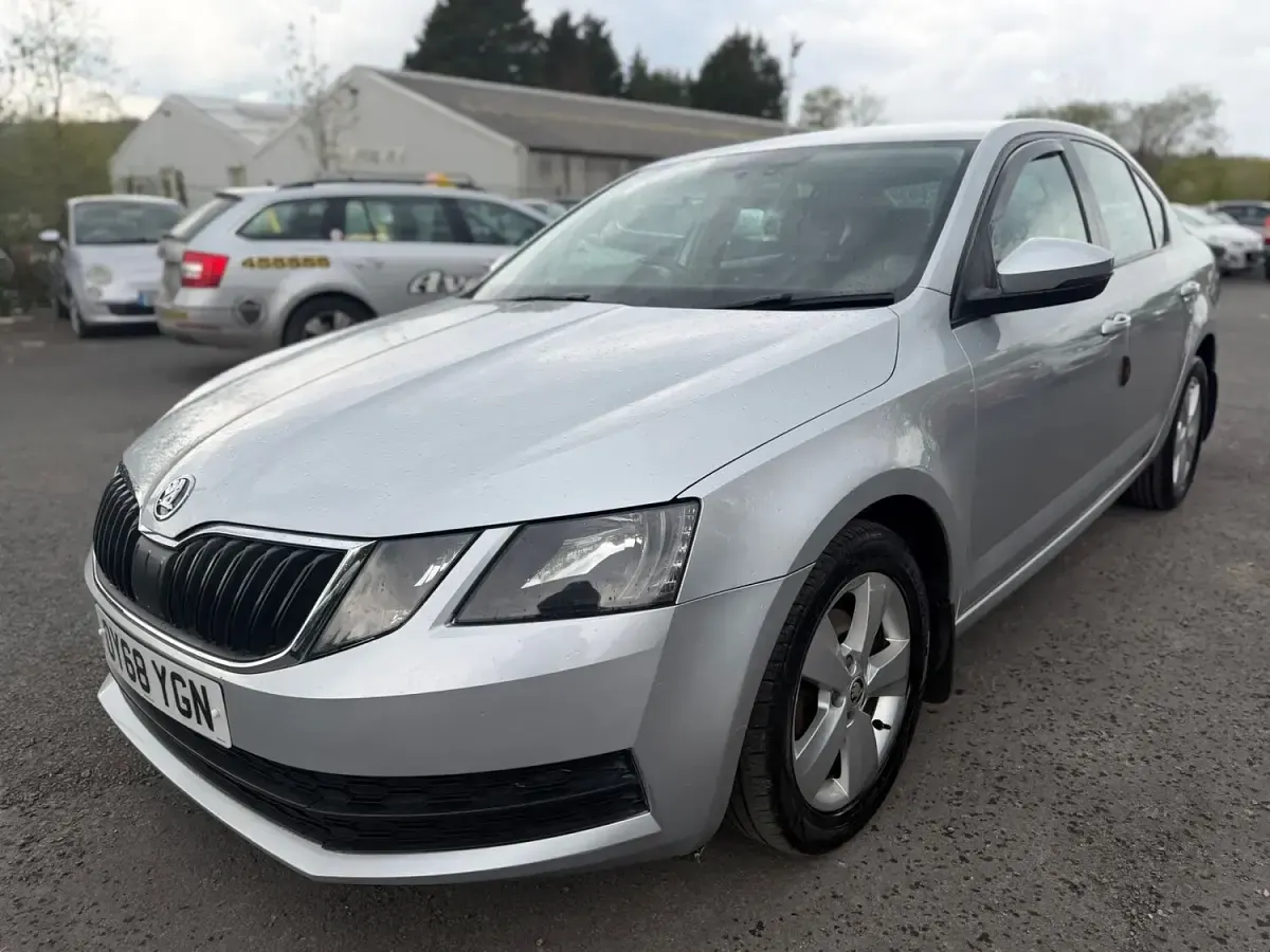 Gebraucht Skoda Octavia 115 PS (84 kW) 2018 Silber Kleinwagen
