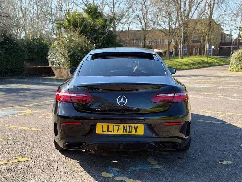 Begagnad Mercedes E220 AMG Line Premium Plus 2017 Svart Sportkupé