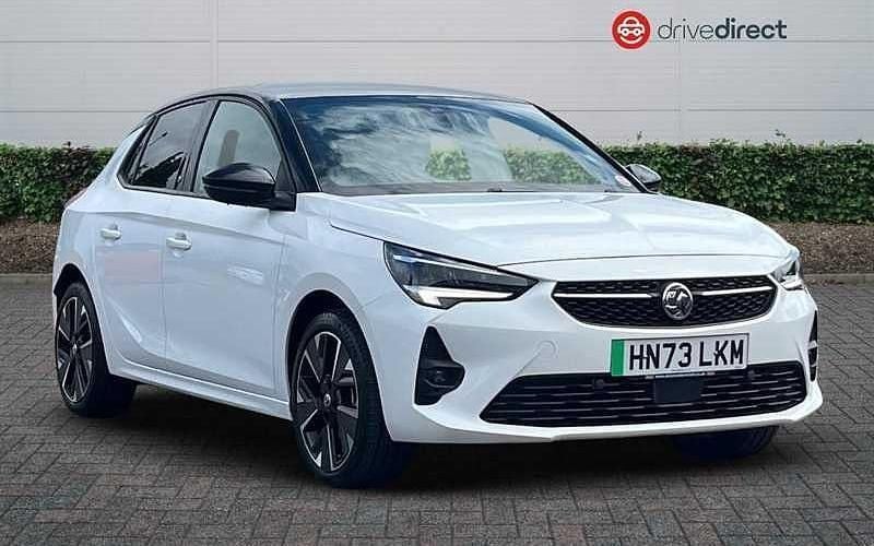 Brilliant paint jade white Used 2023 Vauxhall Corsa-e Hatchback | £13,198 (Fair price) - Image 1/4