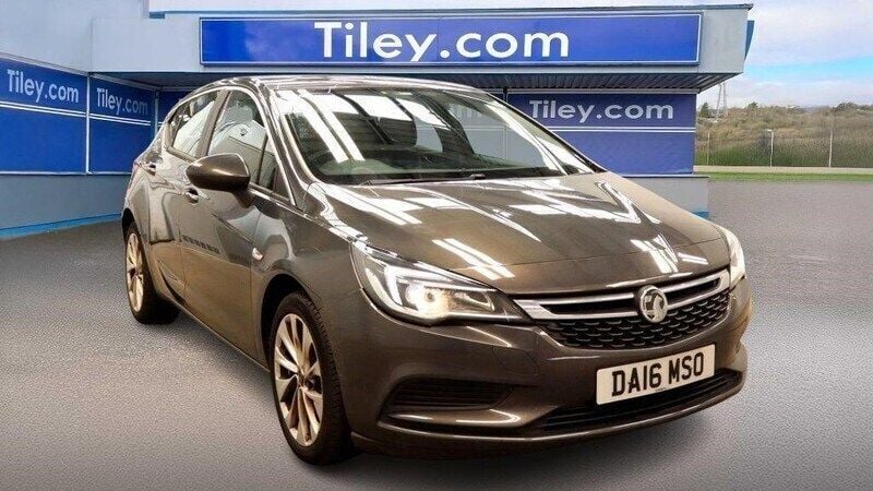 Grey Used 2016 Vauxhall Astra Hatchback | £5,990 (Fair price) - Image 1/2