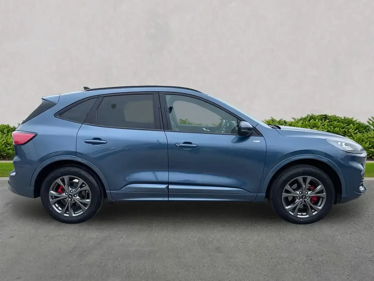 Usado Ford Kuga ST-Line 2023 Azul SUV