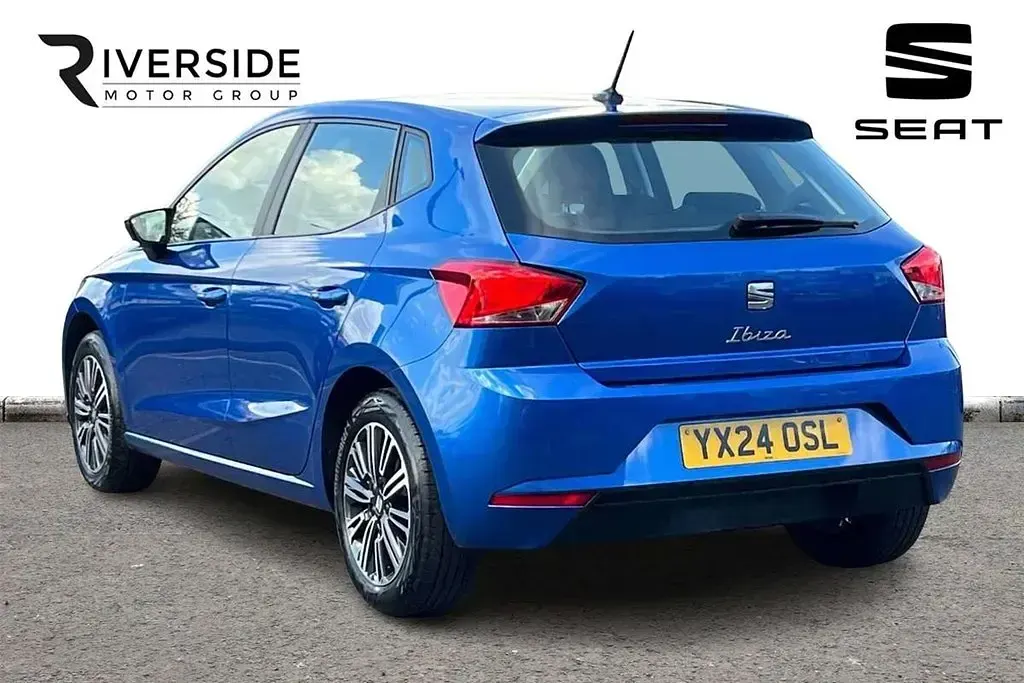 Usado Seat Ibiza SE Technology 95 CV (69 kW) 2024 Azul Utilitario