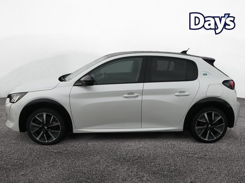 Used Peugeot e-208 GTi 100 kW (136 HP) 2022 White Hatchback