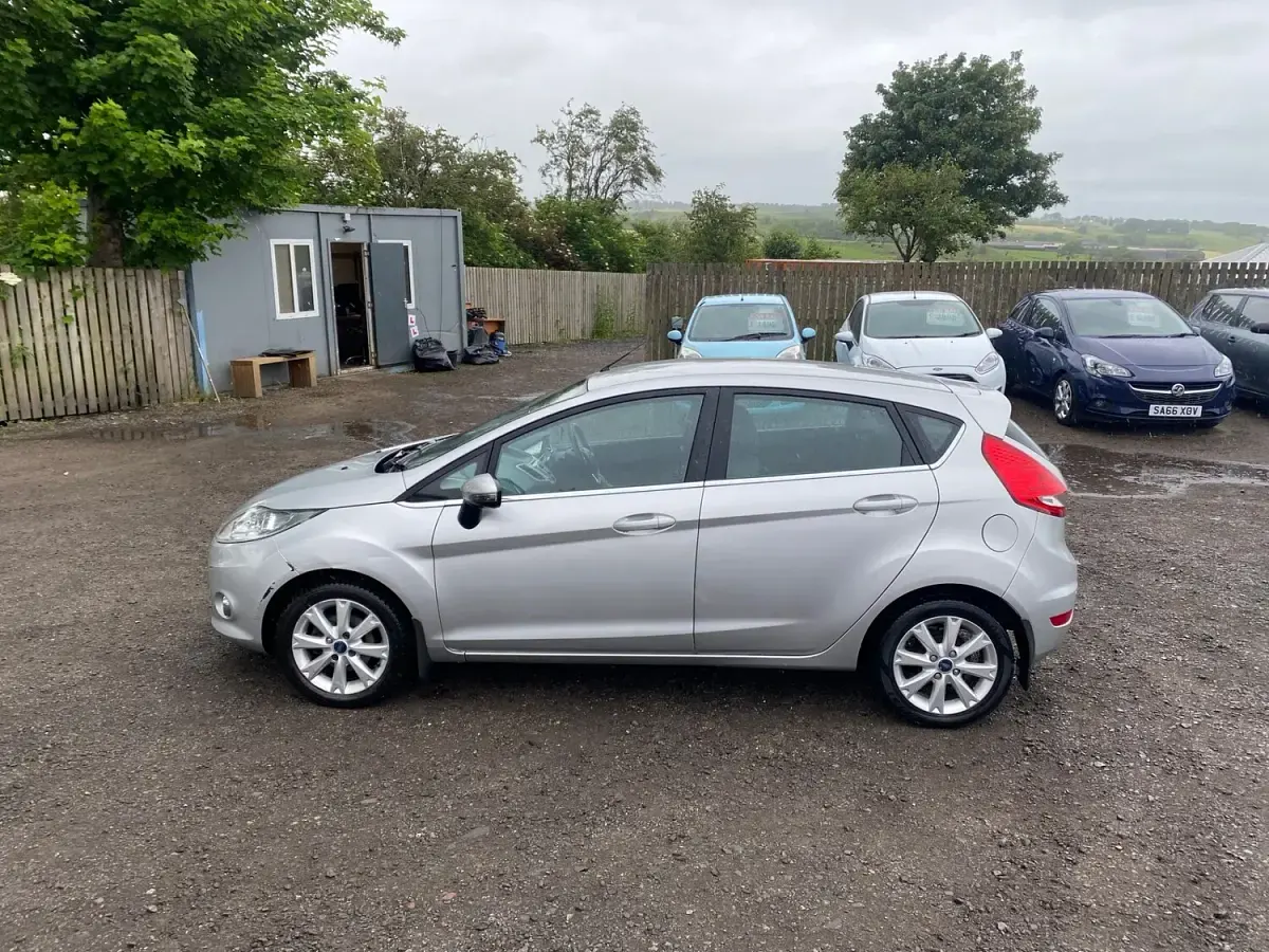 Used Ford Fiesta Zetec 2010 Silver Hatchback