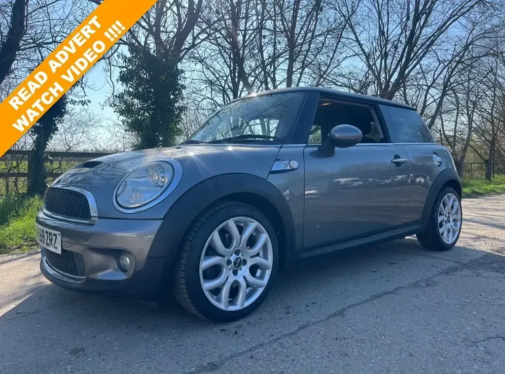 Begagnad Mini Cooper S Hatch 175 HK (128 kW) 2009 Silver Halvkombi