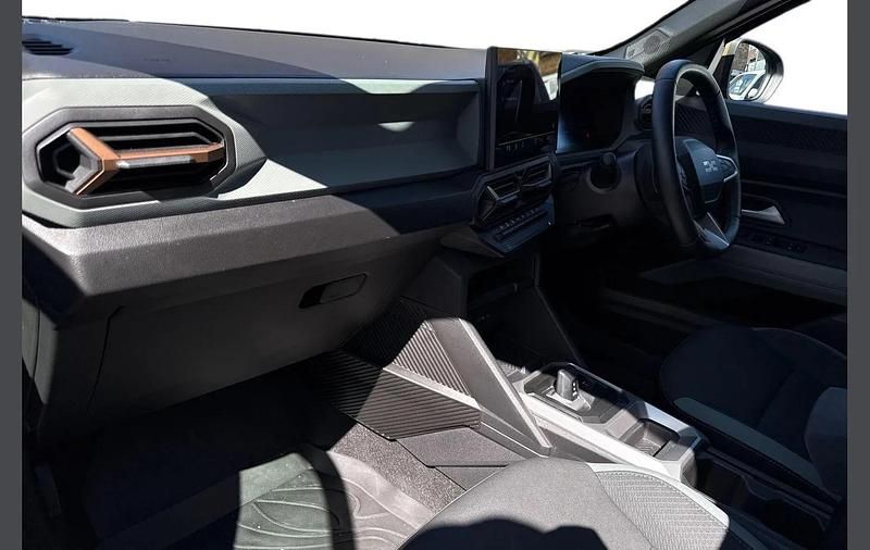 Used Dacia Duster Extreme 143 HP (105 kW) 2025 Black SUV