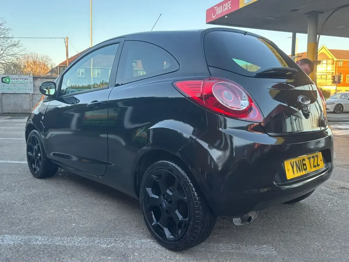 Used Ford Ka Zetec 69 HP (50 kW) 2016 Black Hatchback