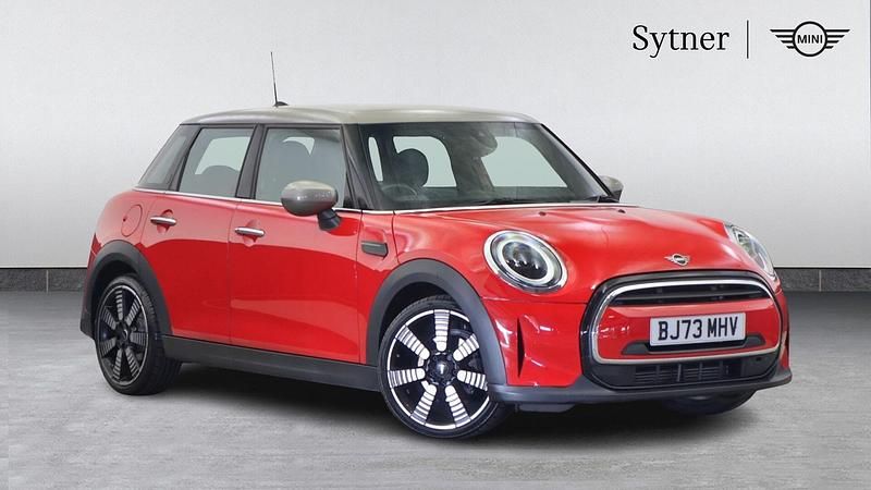 Used Mini Cooper Exclusive 134 HP (98 kW) 2023 Red Hatchback