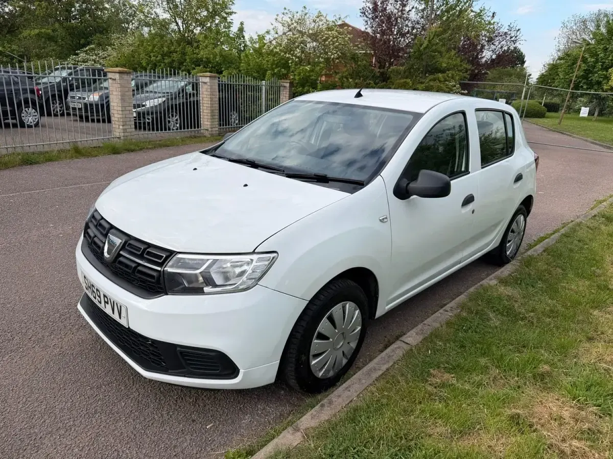 Usado Dacia Sandero Essentiel 90 HP (66 kW) 2019 Branco Citadino