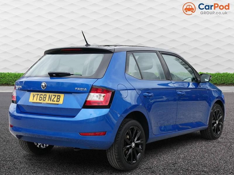 Used Skoda Fabia Colour Edition 75 HP (55 kW) 2018 Blue Hatchback