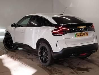 Usado Citroën e-C4 Shine 100 kW (136 CV) 2022 Blanco Utilitario