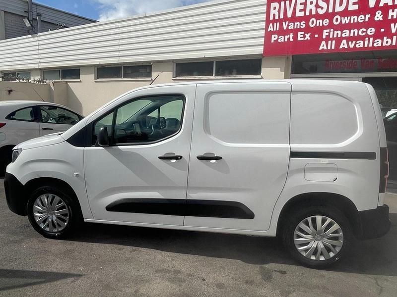Used Peugeot Partner 131 HP (96 kW) 2020 White MPV