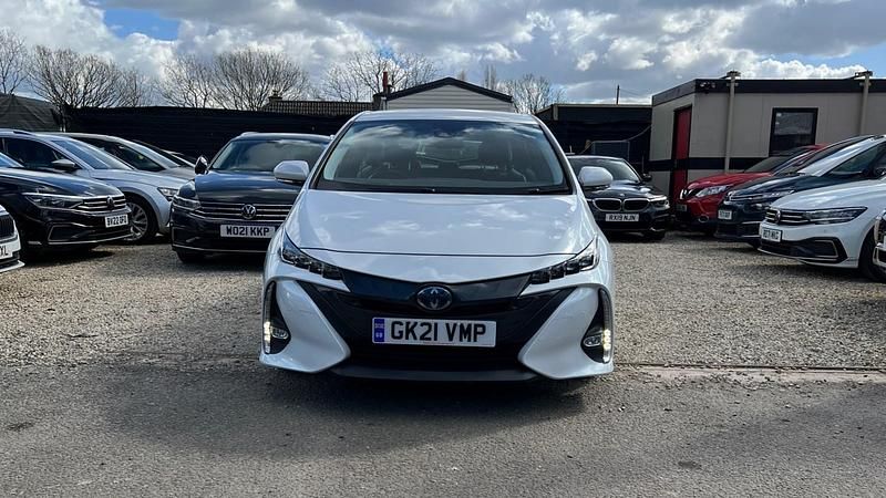 Used Toyota Prius 2021 White Hatchback