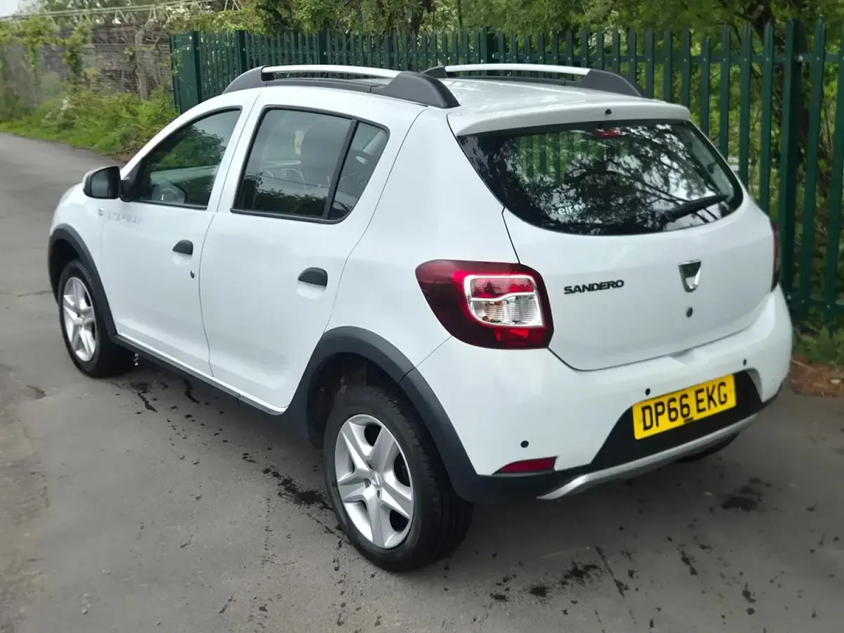 Używany Dacia Sandero Lauréate 2016 Biały Hatchback