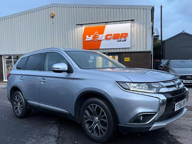 Used Mitsubishi Outlander 150 HP (110 kW) 2016 Silver SUV