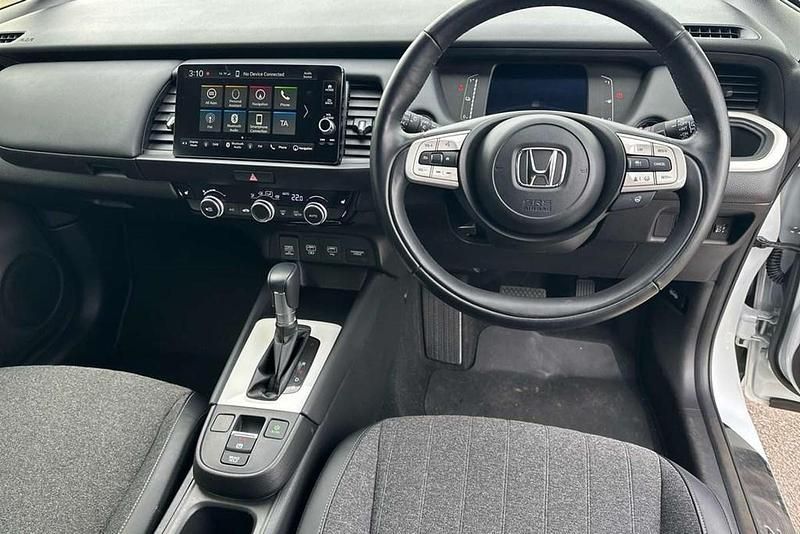 Used Honda Jazz Hybrid 109 HP (80 kW) 2023 White Hatchback