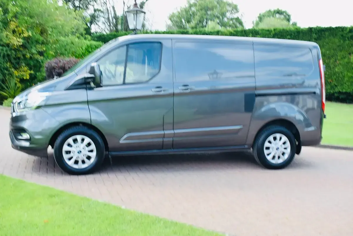 Used Ford Transit Custom Limited 130 HP (95 kW) 2023 Grey Van