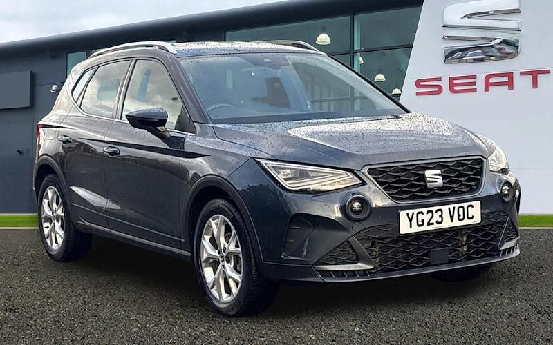 Magnetic grey Used 2023 Seat Arona FR SUV | £13,695 (Fair price) - Image 1/4
