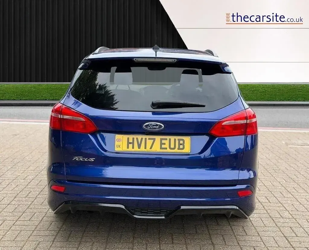 Used Ford Focus ST-Line 120 HP (88 kW) 2017 Blue Estate
