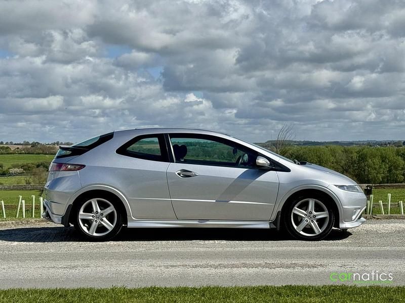 Używany Honda Civic Type S 138 KM (101 kW) 2010 Srebrny Hatchback