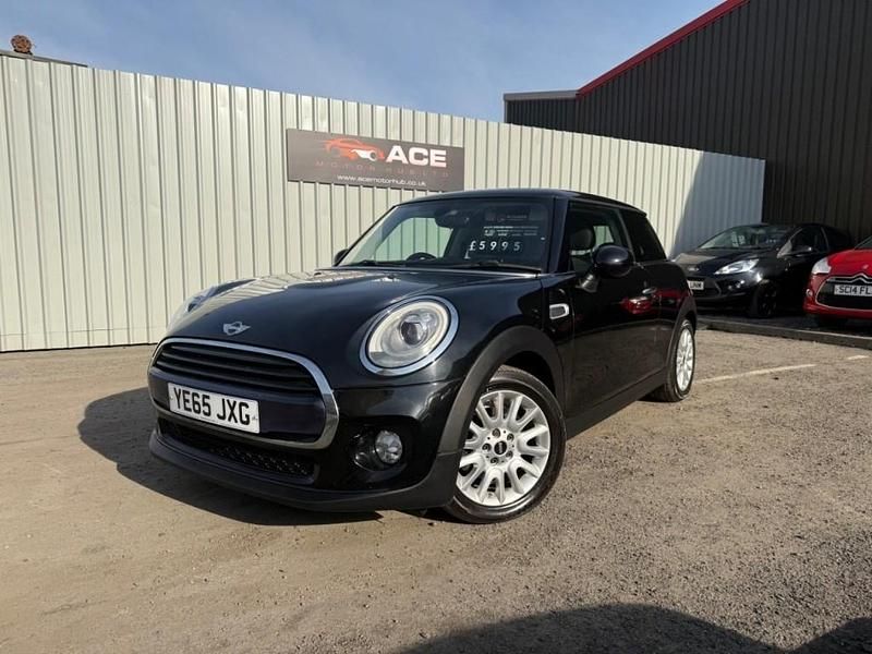 Black Used 2015 Mini Cooper Hatch Hatchback | £5,795 (Fair price) - Image 1/4