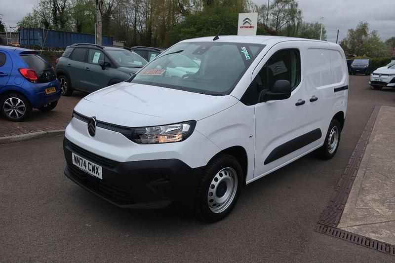 New Citroën Berlingo 129 HP (94 kW) 2025 White MPV