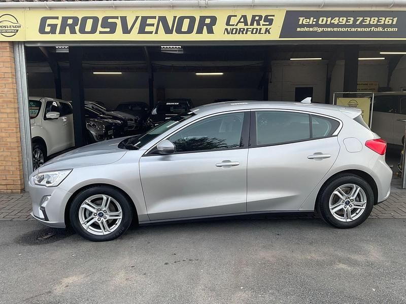 Used Ford Focus Zetec 120 HP (88 kW) 2019 Silver Hatchback