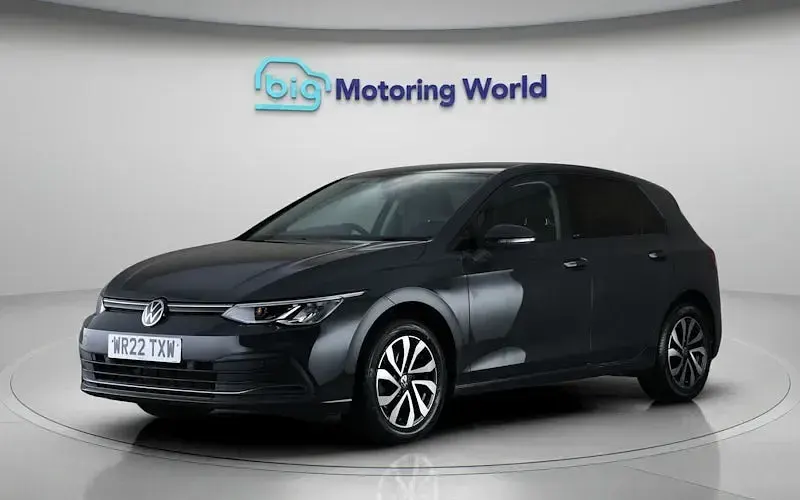 Second-hand VW Golf VIII Active 131 CP (96 kW) 2021 Gri Hatchback