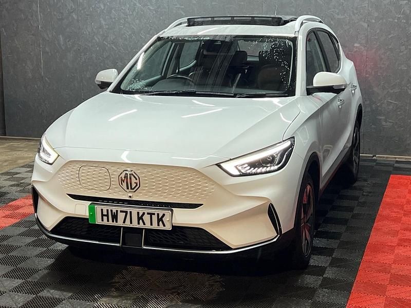 Used MG ZS Trophy 114 kW (156 HP) 2021 White SUV