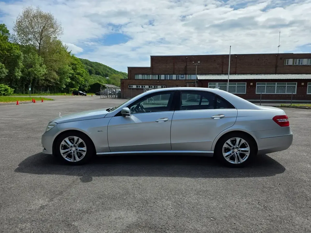 Used Mercedes E250 Avantgarde 2011 Silver Sedan