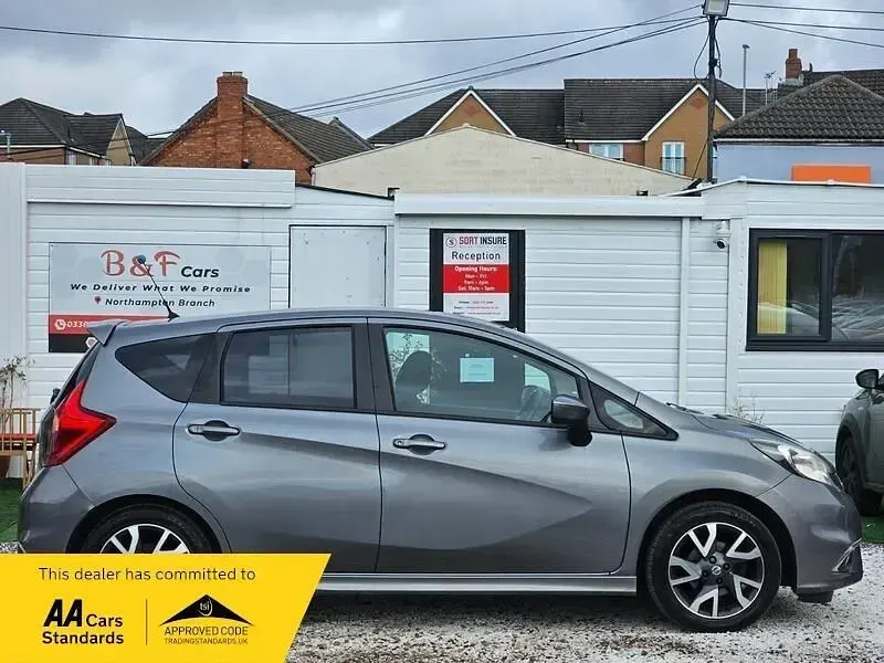 Begagnad Nissan Note Acenta Premium 90 HK (66 kW) 2014 Grå Halvkombi