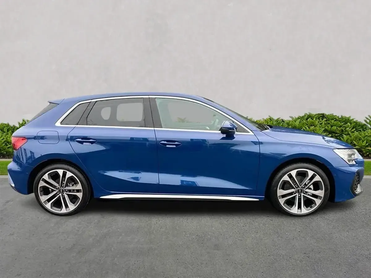 Used Audi A3 e-tron S-Line 200 HP (147 kW) 2026 Blue Hatchback