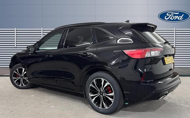 Usado Ford Kuga ST-Line X 190 CV (139 kW) 2023 Negro SUV