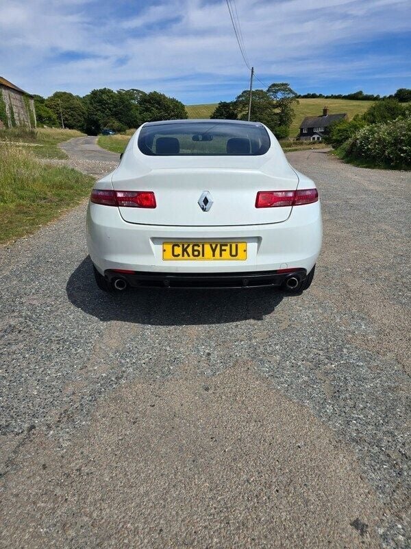 Used Renault Laguna Coupé 150 HP (110 kW) 2011 White Coupe