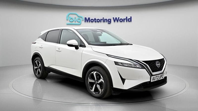 Used Nissan Qashqai N-Connecta 140 HP (102 kW) 2022 White SUV