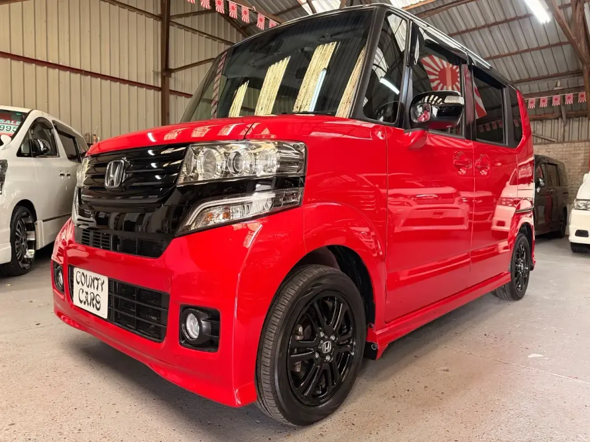 Używany Honda N Box 2013 Czerwony Minivan