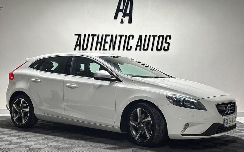Used 2016 Volvo V40 R-Design Estate | £7,995 (Fair price) - Image 1/4